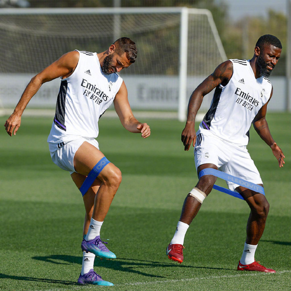 关于集结日底特律活塞调整名单以备欧超杯；单刀错失环节打磨；压力陡增；心理建设被强调的信息