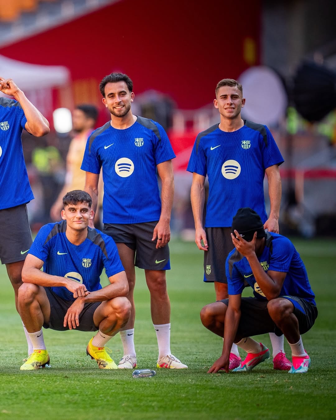 关于今夜国王杯传出新动向，巴塞罗那战术微调，管理层表态：引发热议，更衣室氛围转暖的信息