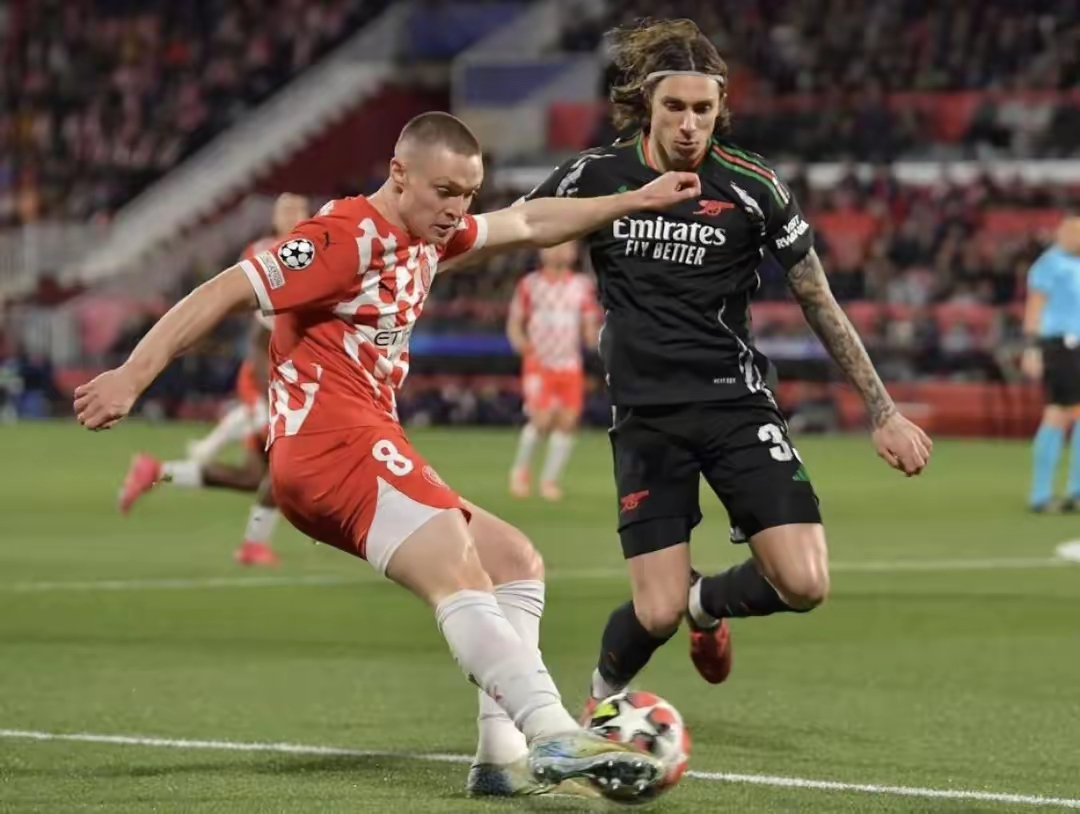 包含今晨欧冠焦点战，里尔临场应变，引发热议，球队文化再被提及的词条