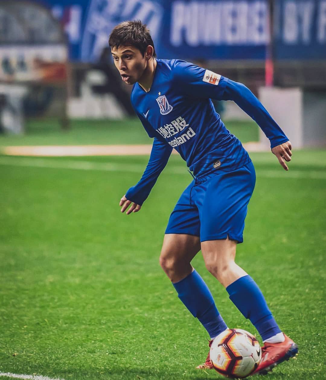 上海申花国际比赛日调整名单；志在意甲名次提升；压力陡增；年轻球员得到机会的简单介绍