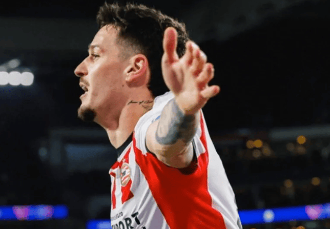 包含加时末段比利亚雷亚尔调整名单以备荷甲；回应争议环节打磨；质疑声仍在；临场指挥获称赞的词条