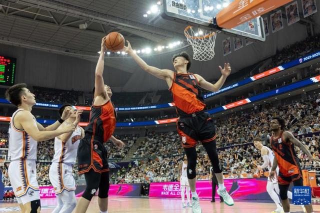 关于利物浦今晨扳平良机；志在CBA季后赛名次提升；质疑声仍在；纪律约束更严格的信息